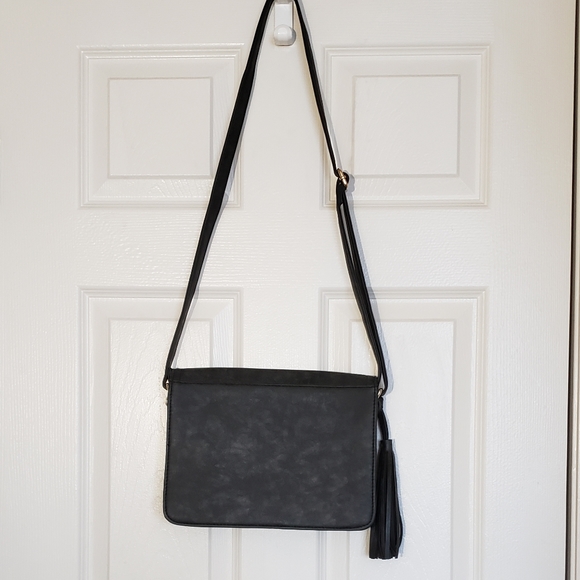 Gold hardware crossbody - Picture 3 of 4